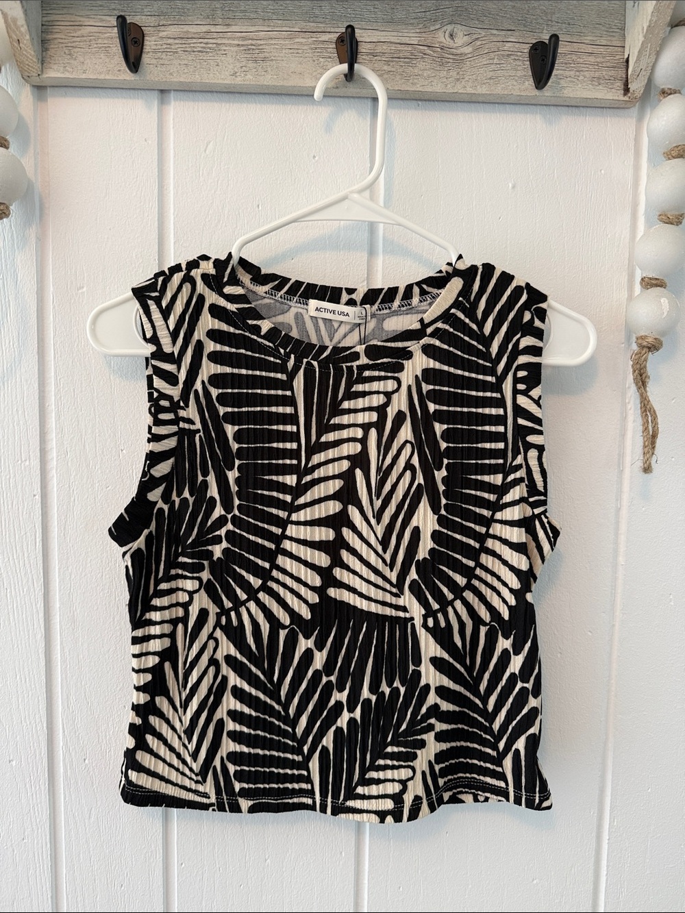 NWT Active USA Black & Cream Tropical Print Sleeveless Tank